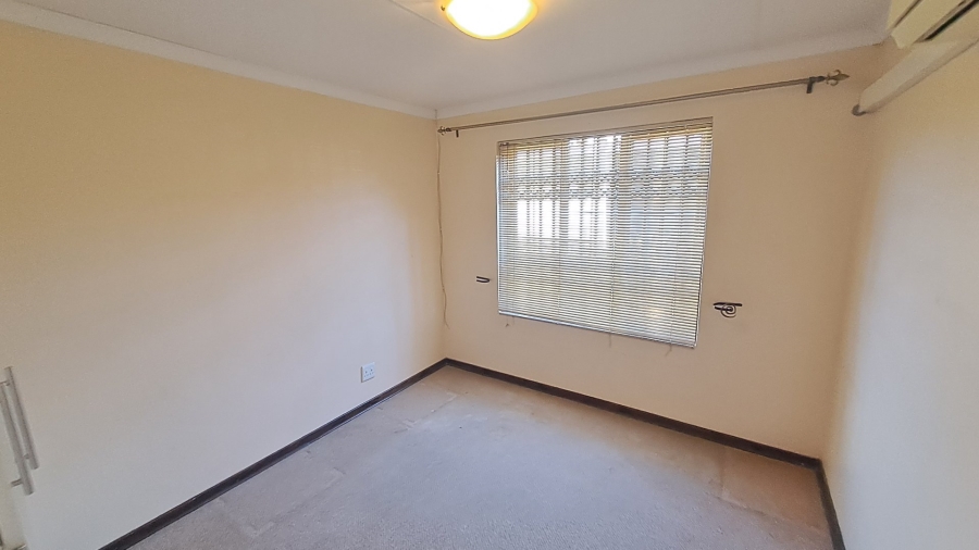 2 Bedroom Property for Sale in Langenhovenpark Free State